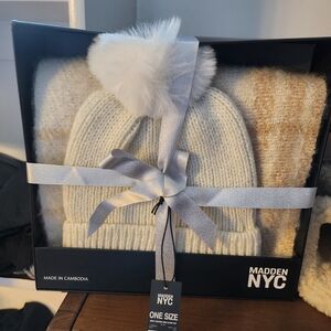 Madden NYC Cream Knit Beanie with Pom-Pom